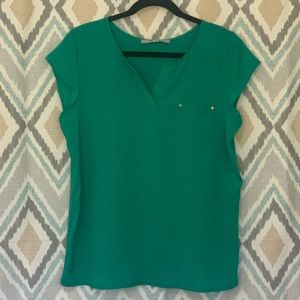 ⭐️ 3/$30 ⭐️ - Marc NY Green Top with Gold Accents